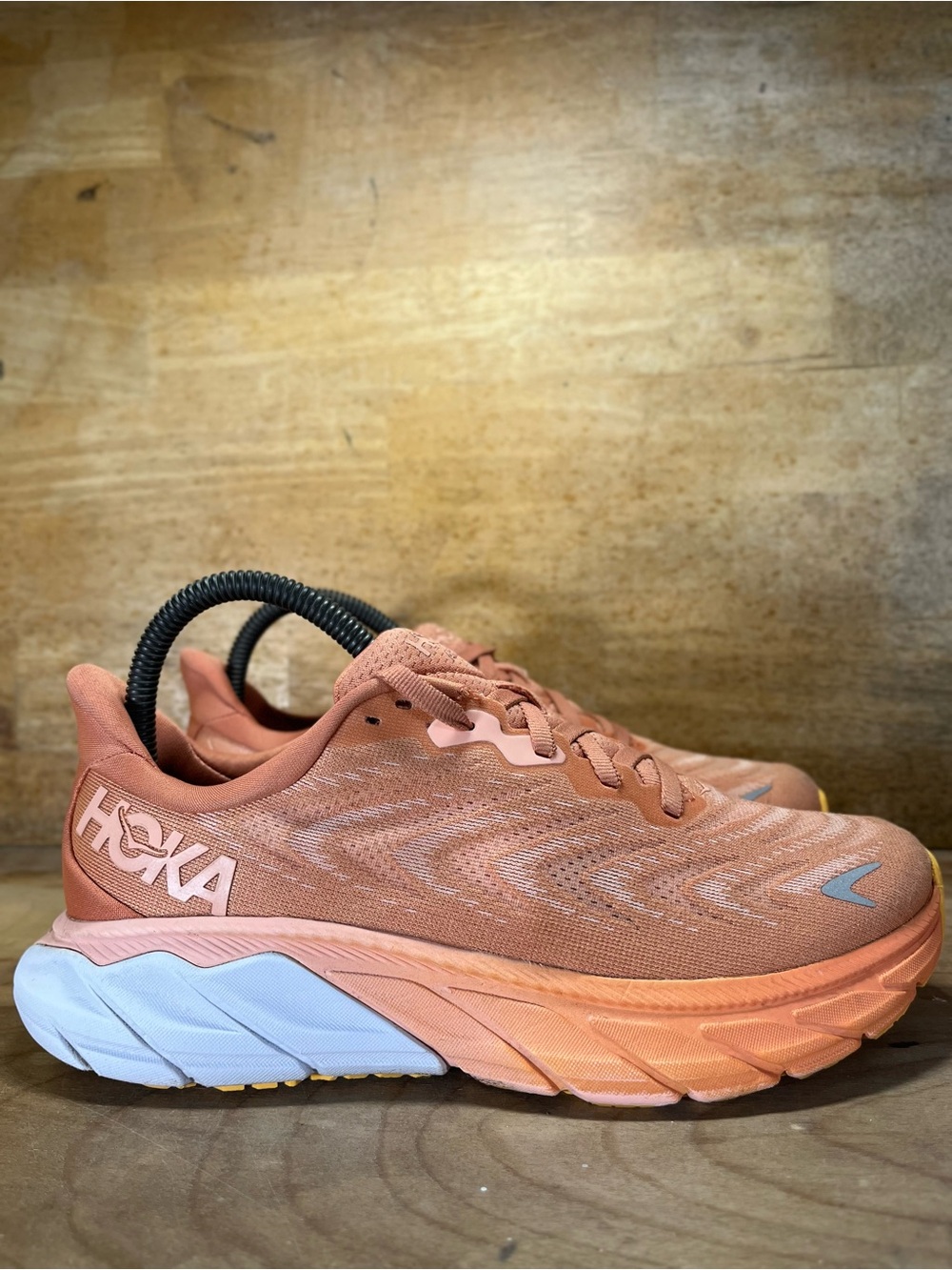 Hoka One One Arahi 6 Womens Size 7 Running Shoes Sneakers Sun Baked Orange